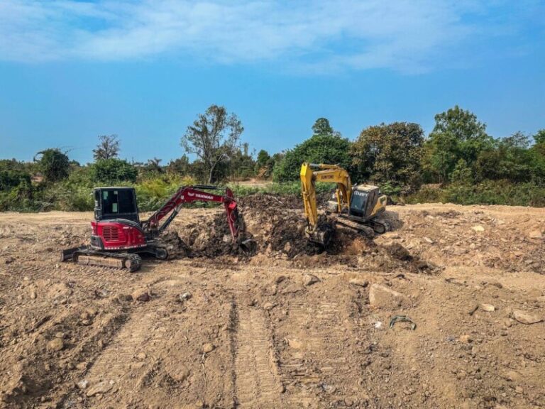 รถแบคโฮให้เช่านามน