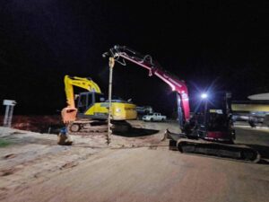 รถแบคโฮให้เช่าคำม่วง